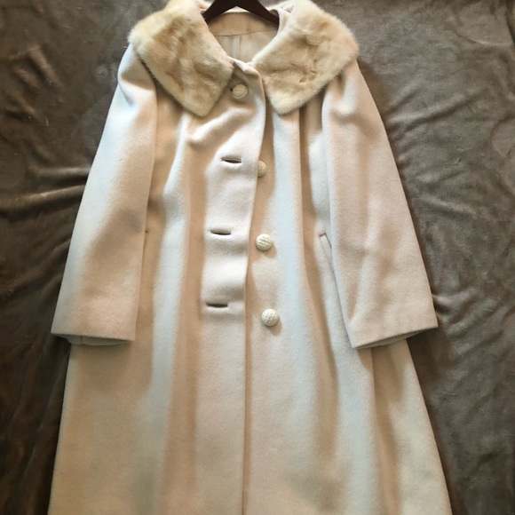 Jackets & Blazers - Cream dress coat with fur collar